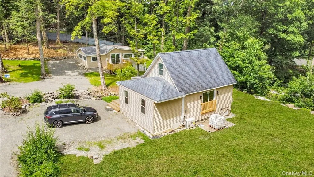 8 Pioneer Trail Monroe NY 10950