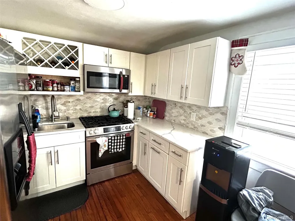 11 Duryea Place Lynbrook NY 11563