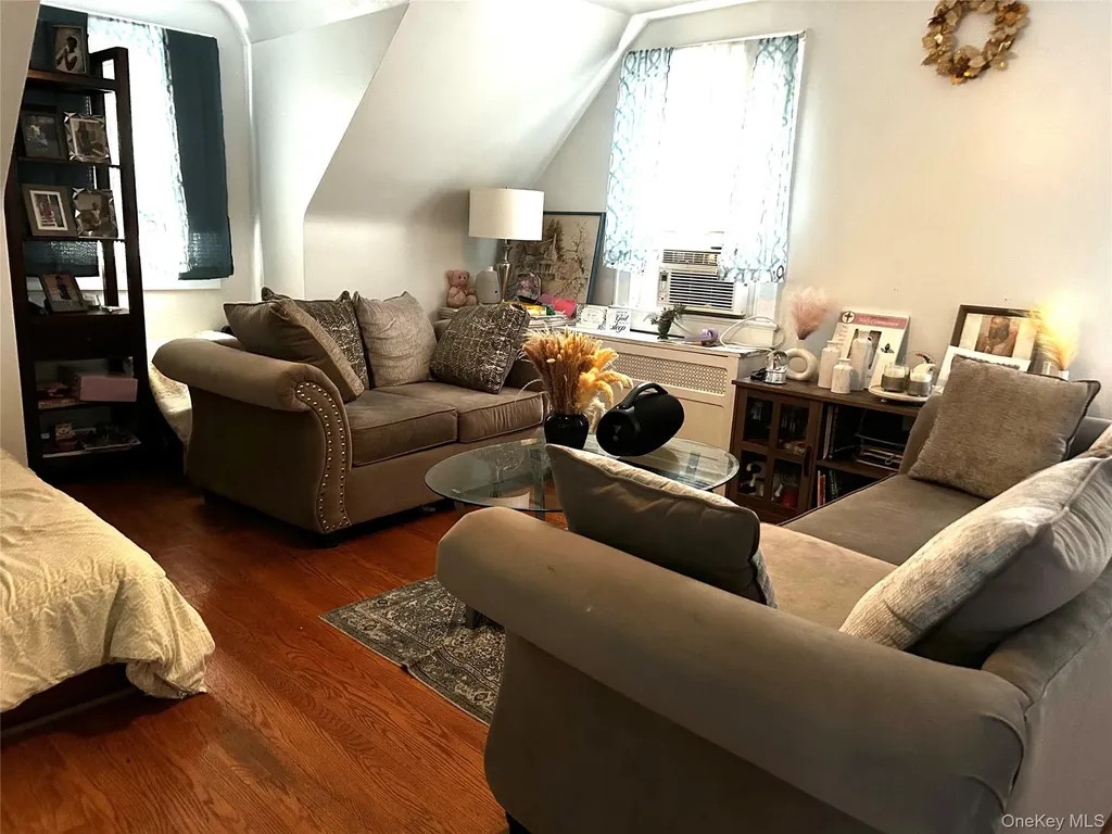 11 Duryea Place Lynbrook NY 11563