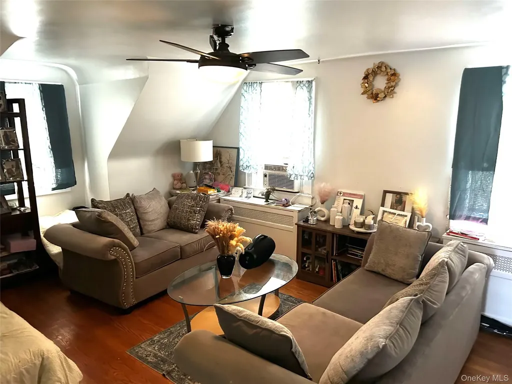 11 Duryea Place Lynbrook NY 11563