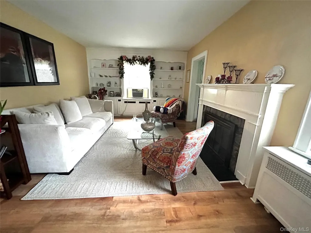 11 Duryea Place Lynbrook NY 11563