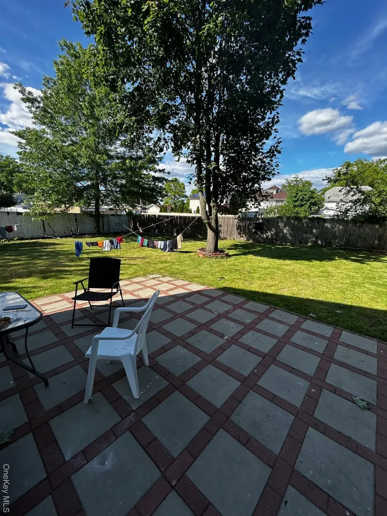 11 Duryea Place Lynbrook NY 11563