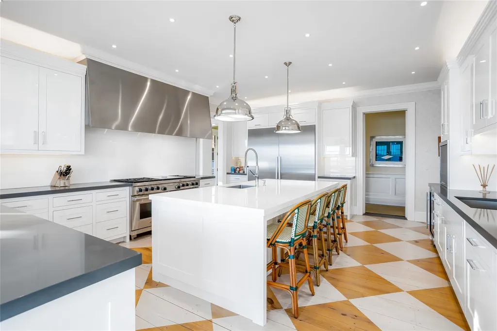 59 Shore Road Westhampton NY 11977