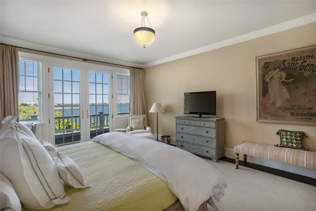 59 Shore Road Westhampton NY 11977