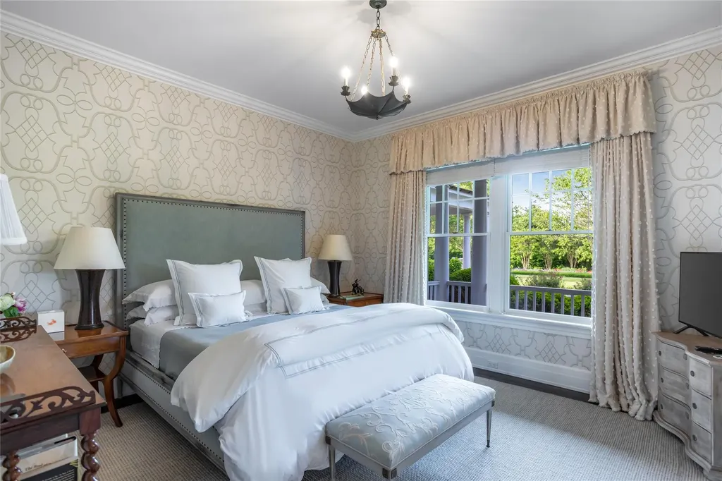 59 Shore Road Westhampton NY 11977