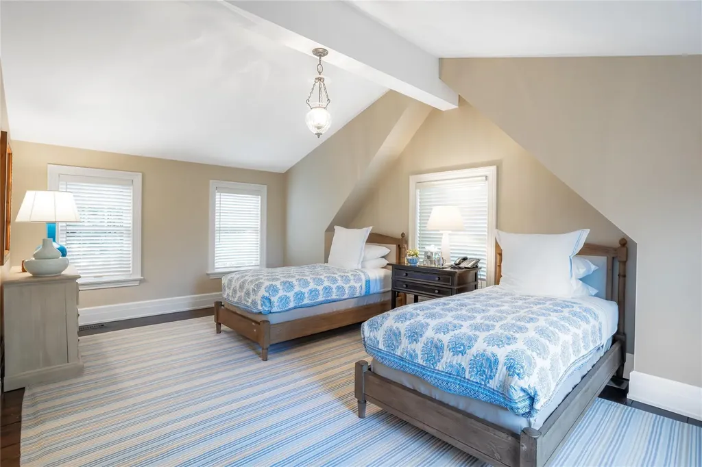 59 Shore Road Westhampton NY 11977