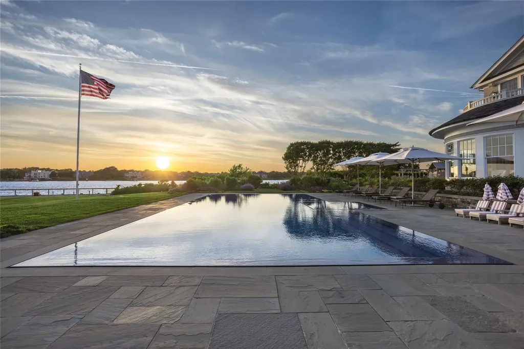 59 Shore Road Westhampton NY 11977