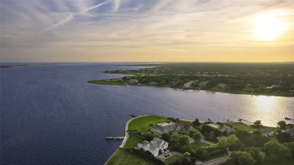 59 Shore Road Westhampton NY 11977