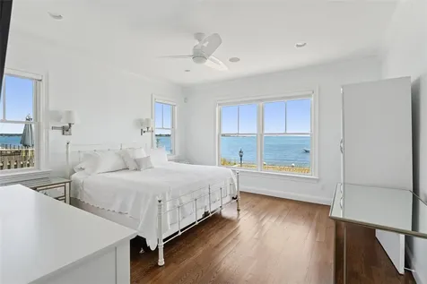9 Shinnecock Road East Quogue NY 11942