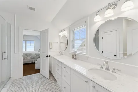 9 Shinnecock Road East Quogue NY 11942