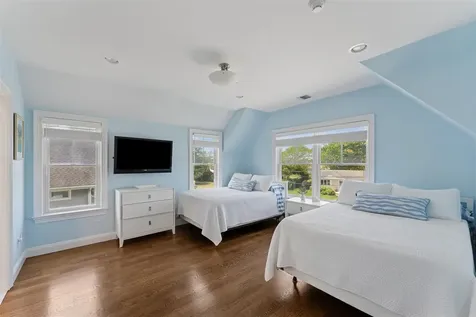 9 Shinnecock Road East Quogue NY 11942