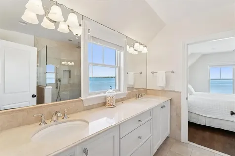 9 Shinnecock Road East Quogue NY 11942