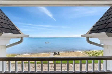 9 Shinnecock Road East Quogue NY 11942