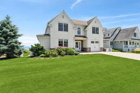 9 Shinnecock Road East Quogue NY 11942
