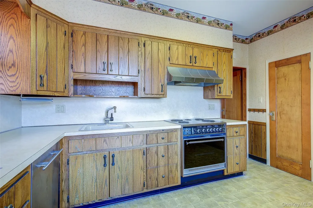 8507 Union Turnpike Glendale NY 11385