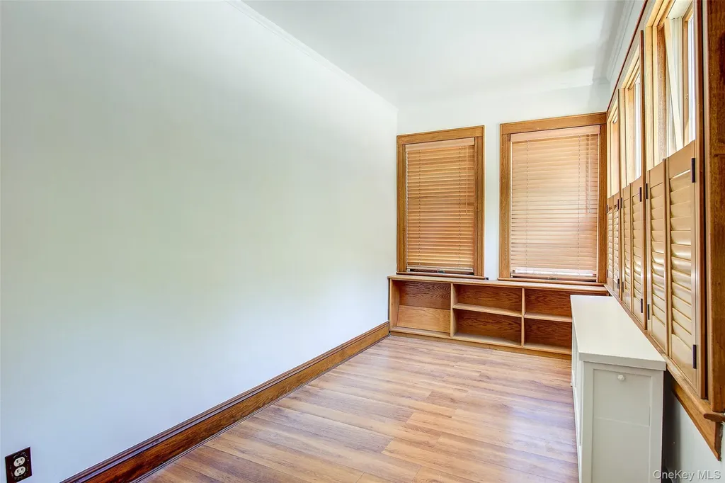 8507 Union Turnpike Glendale NY 11385
