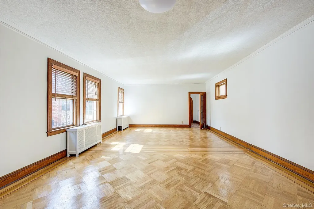 8507 Union Turnpike Glendale NY 11385