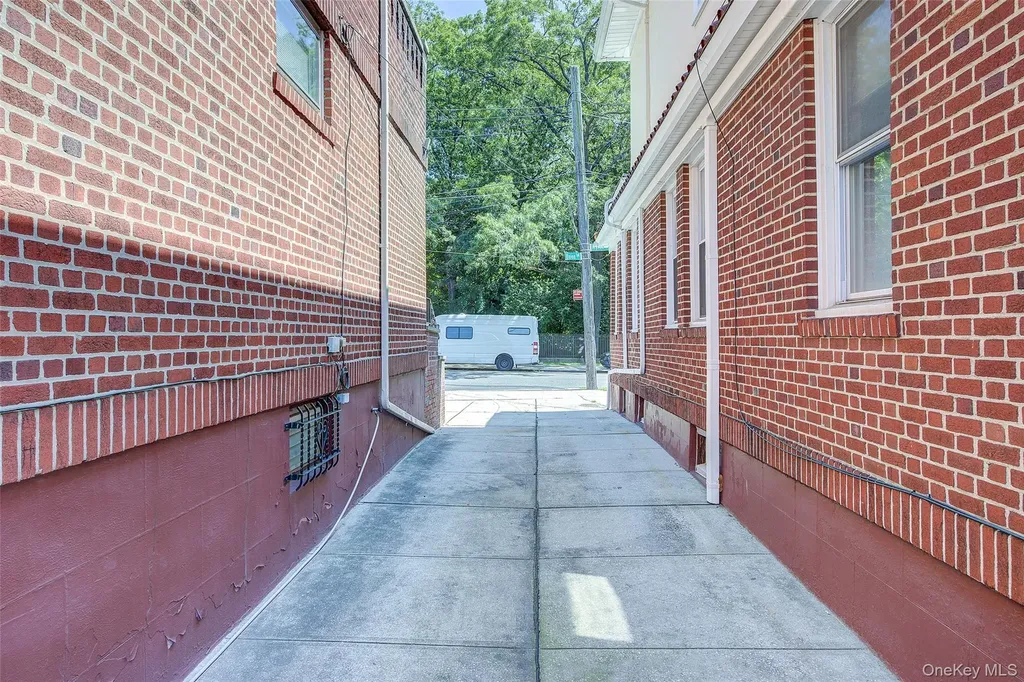 8507 Union Turnpike Glendale NY 11385