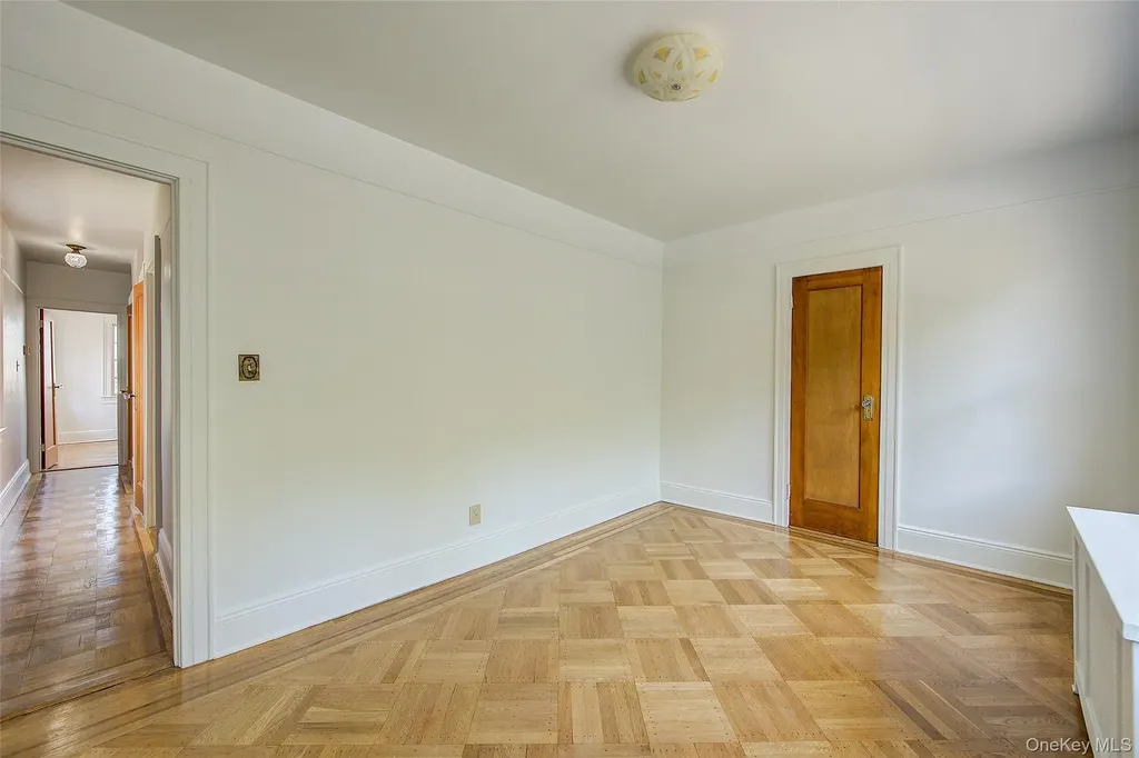 8507 Union Turnpike Glendale NY 11385