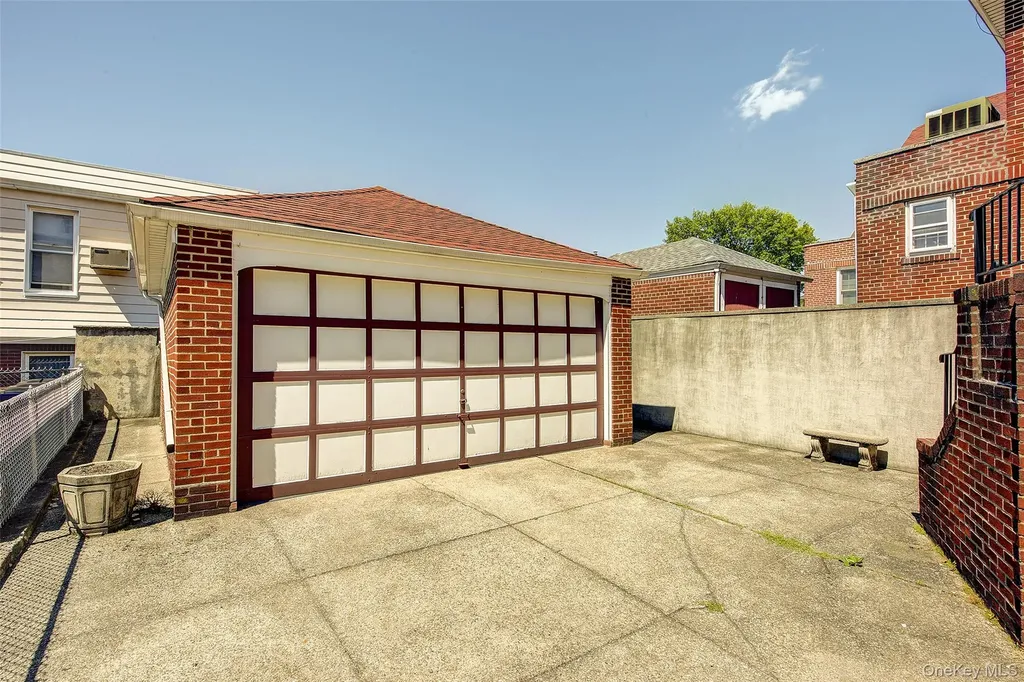8507 Union Turnpike Glendale NY 11385