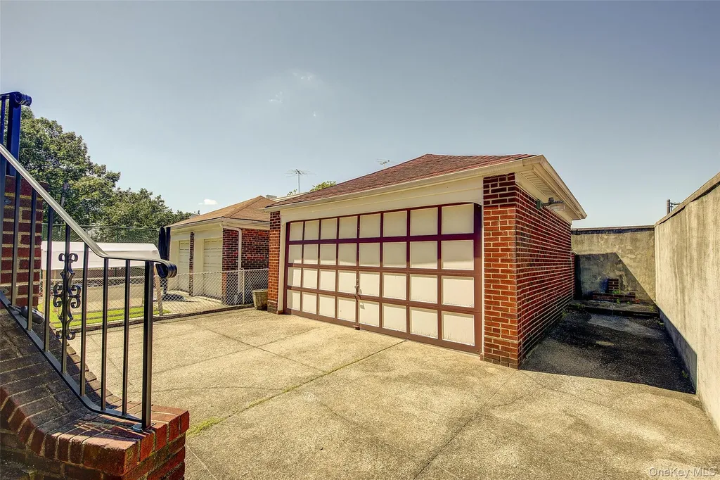 8507 Union Turnpike Glendale NY 11385