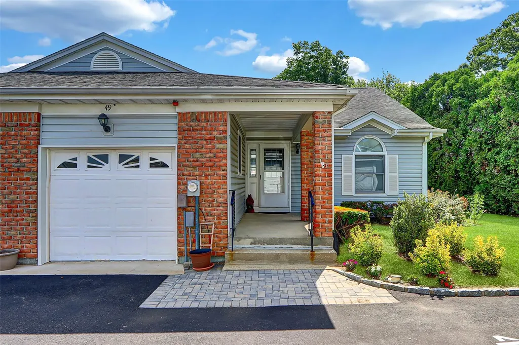49 Primrose Lane North Babylon NY 11703