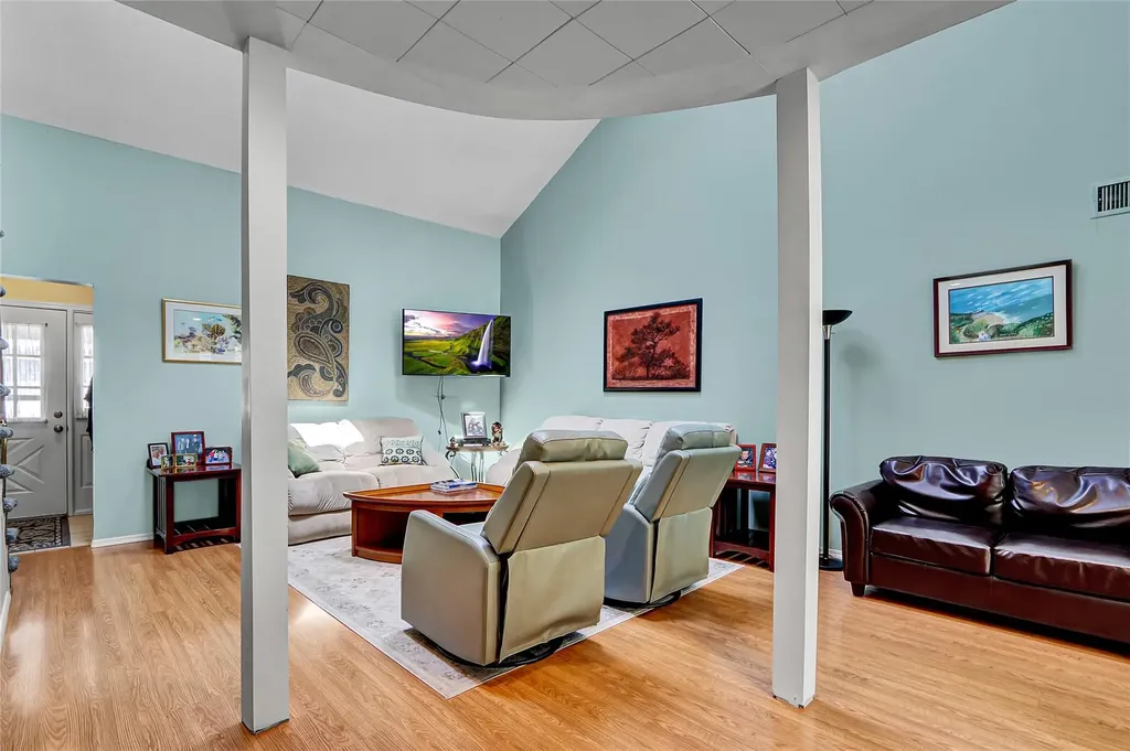 49 Primrose Lane North Babylon NY 11703
