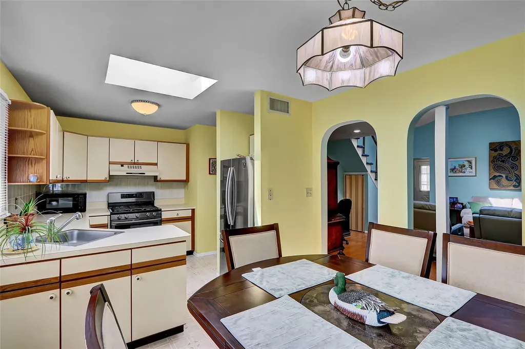 49 Primrose Lane North Babylon NY 11703