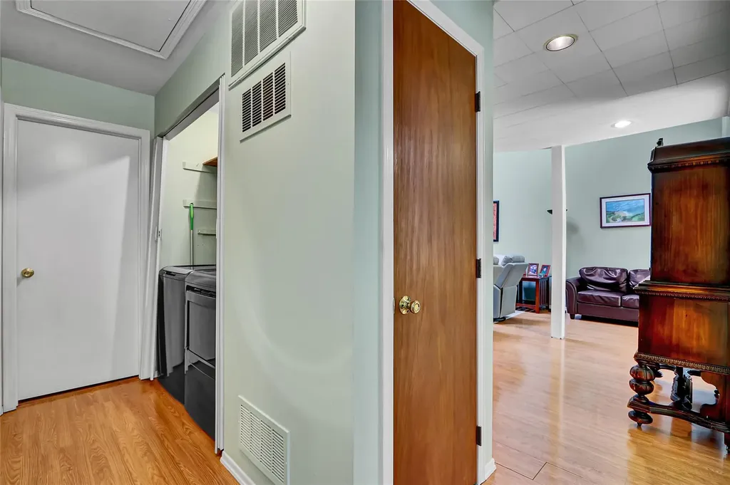 49 Primrose Lane North Babylon NY 11703