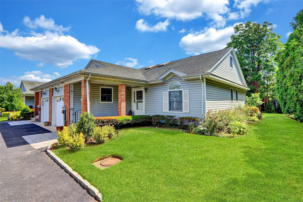 49 Primrose Lane North Babylon NY 11703
