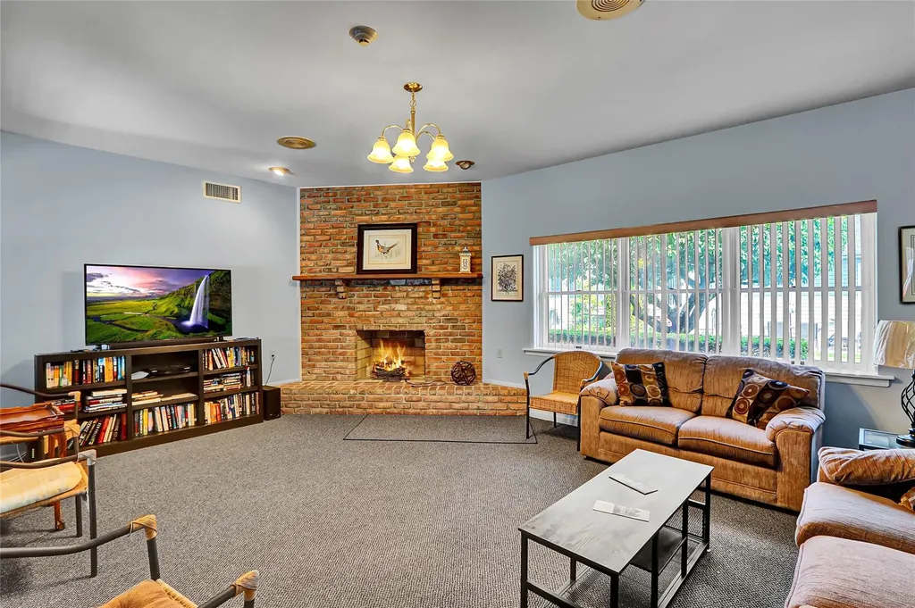 49 Primrose Lane North Babylon NY 11703