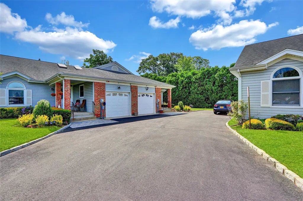 49 Primrose Lane North Babylon NY 11703