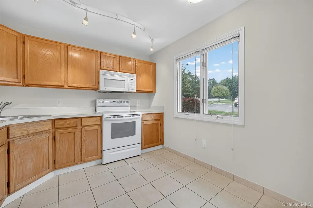 204 Stoneway Lane Peekskill NY 10566