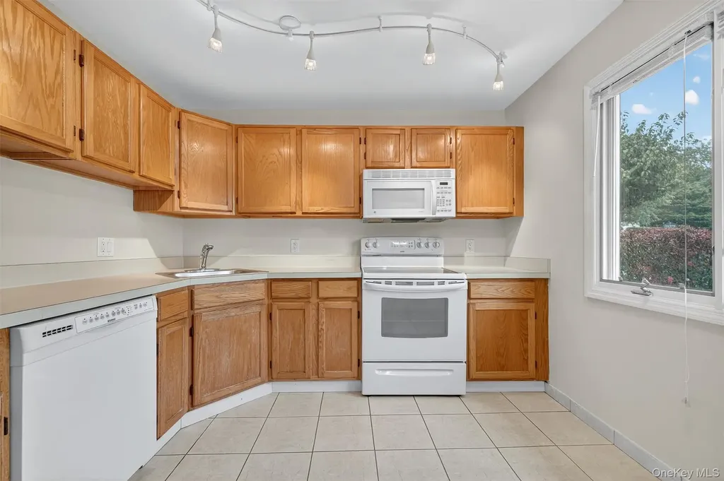 204 Stoneway Lane Peekskill NY 10566