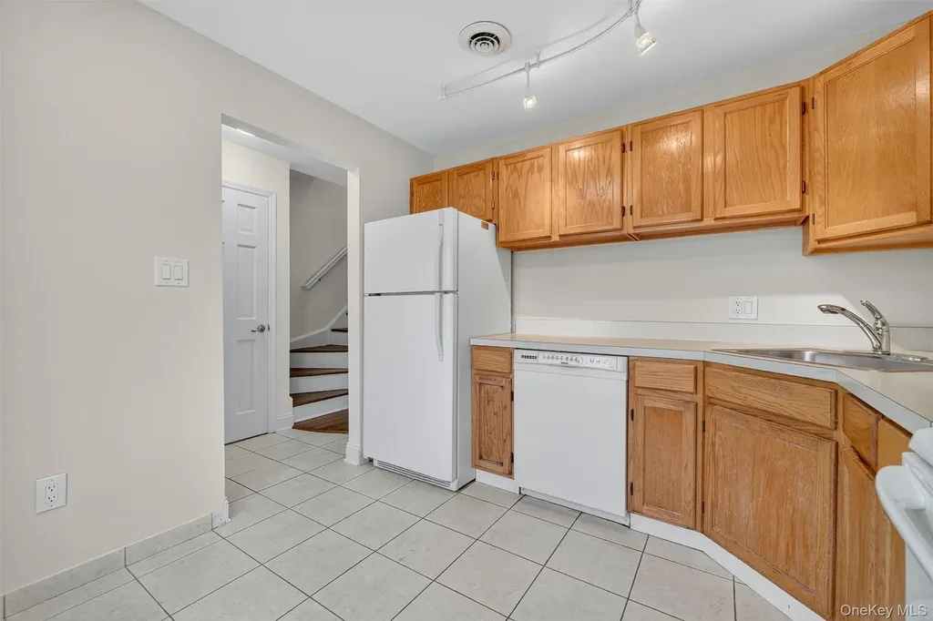 204 Stoneway Lane Peekskill NY 10566