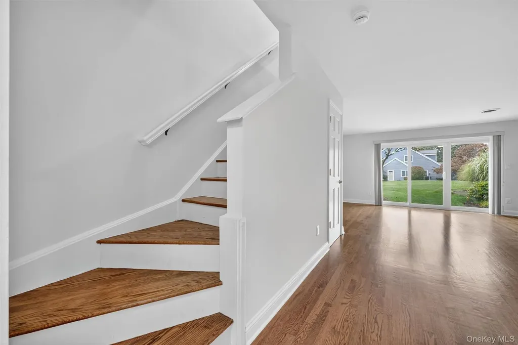 204 Stoneway Lane Peekskill NY 10566