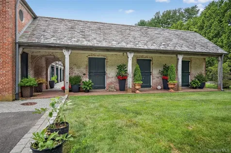 60 Piping Rock Road Upper Brookville NY 11545