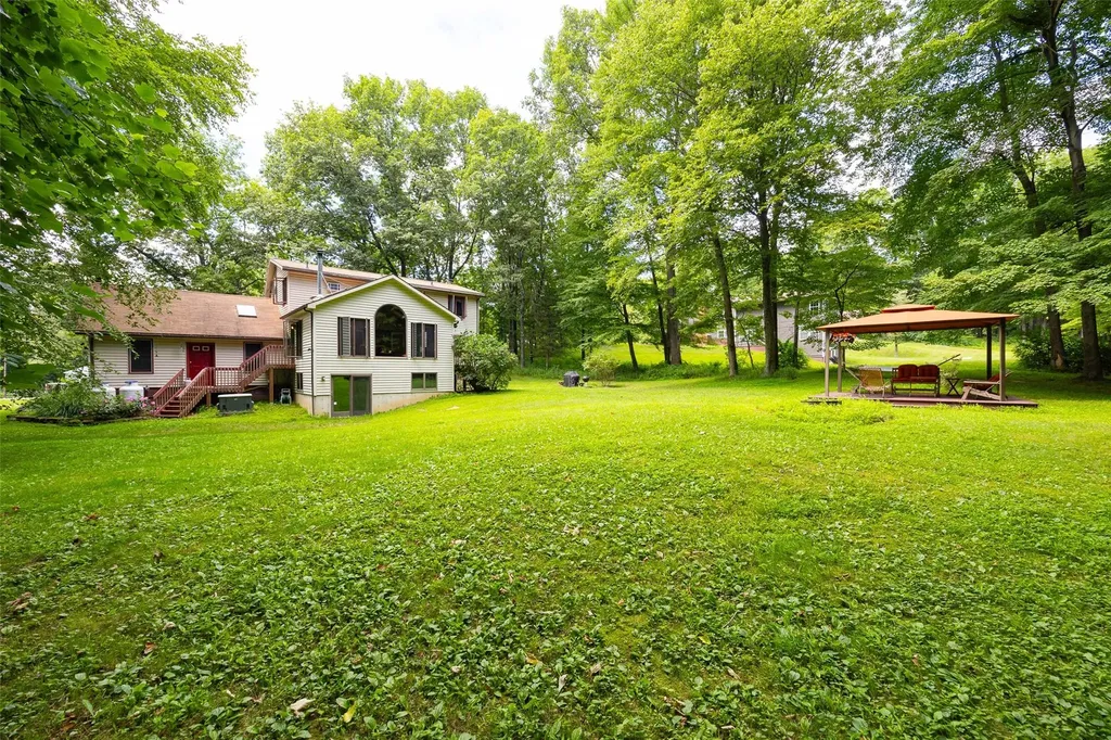 110 Read Road Red Hook NY 12571