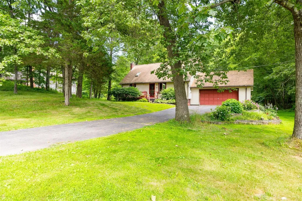 110 Read Road Red Hook NY 12571