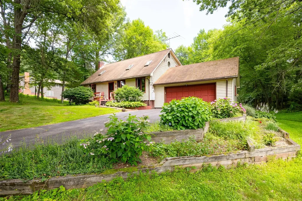 110 Read Road Red Hook NY 12571