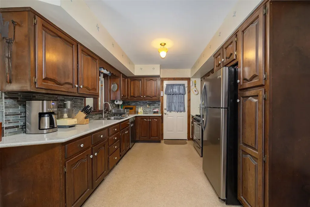 110 Read Road Red Hook NY 12571