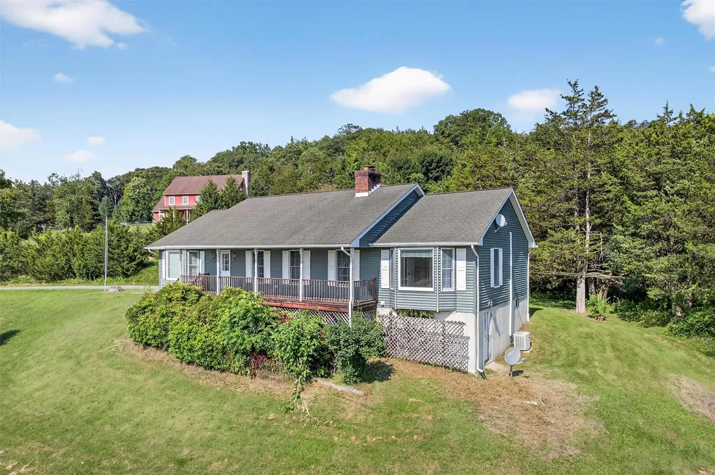 81 Hambletonian Road Chester NY 10918