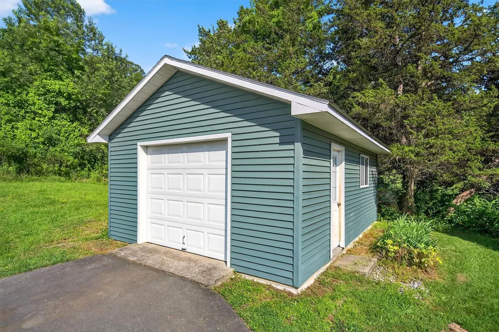 81 Hambletonian Road Chester NY 10918