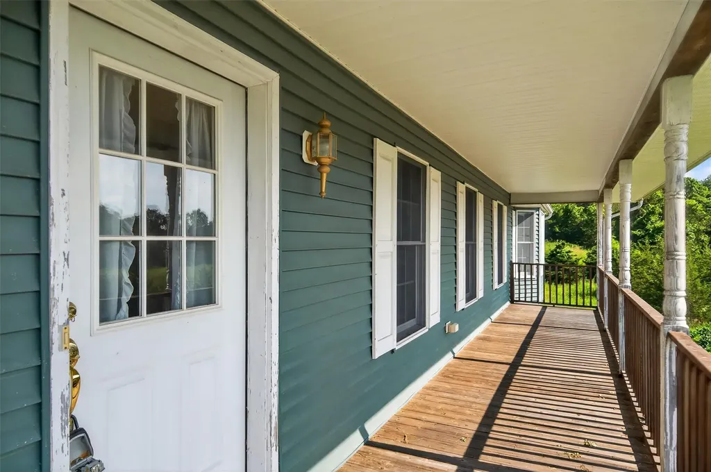 81 Hambletonian Road Chester NY 10918