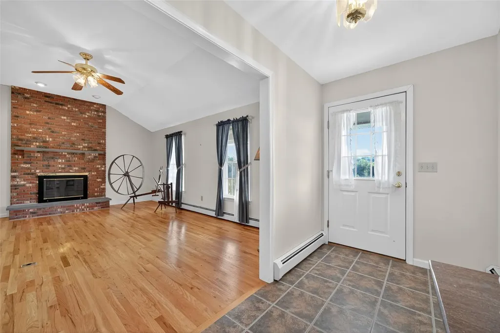 81 Hambletonian Road Chester NY 10918