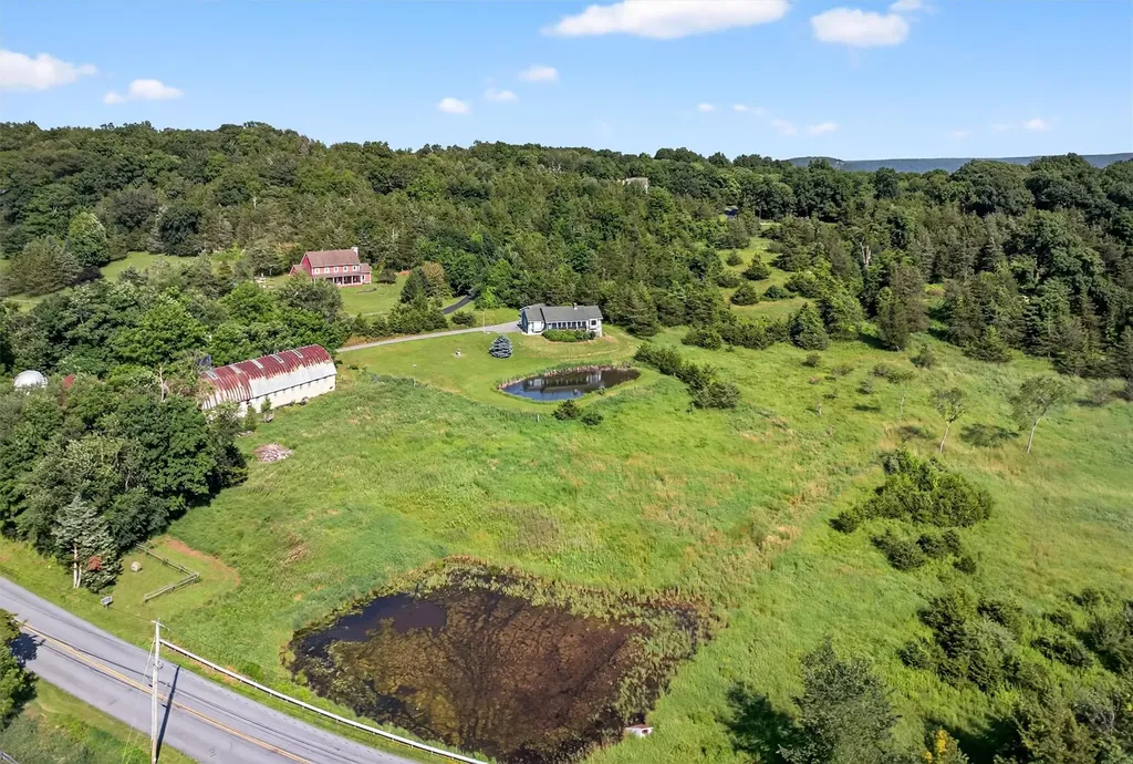 81 Hambletonian Road Chester NY 10918
