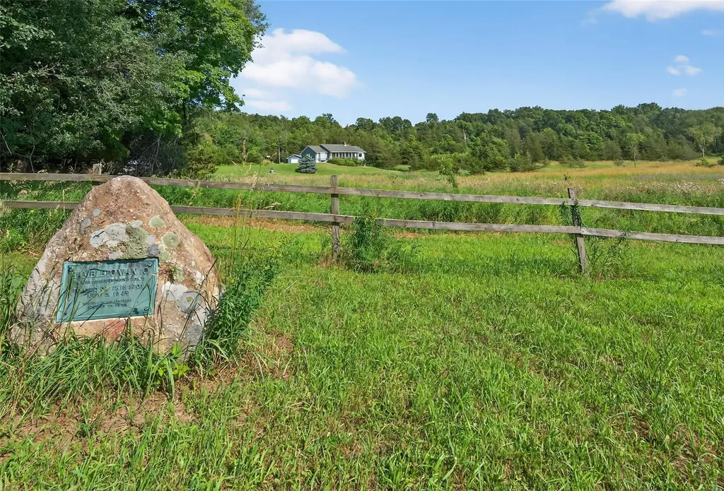 81 Hambletonian Road Chester NY 10918