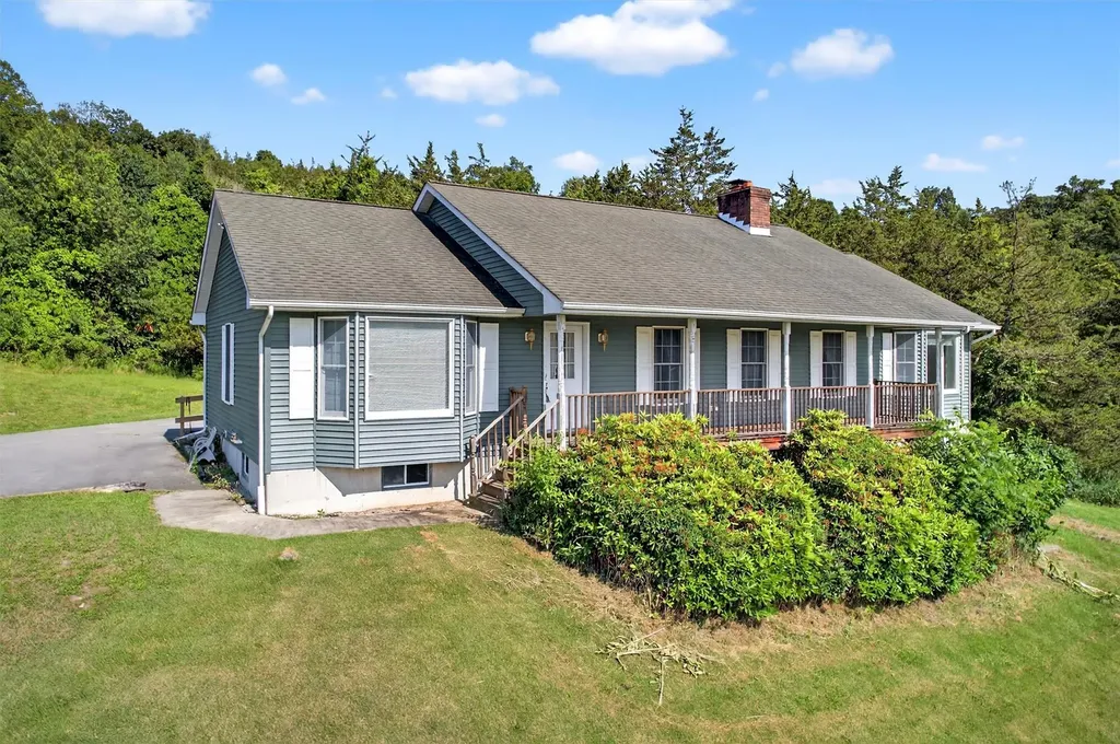 81 Hambletonian Road Chester NY 10918