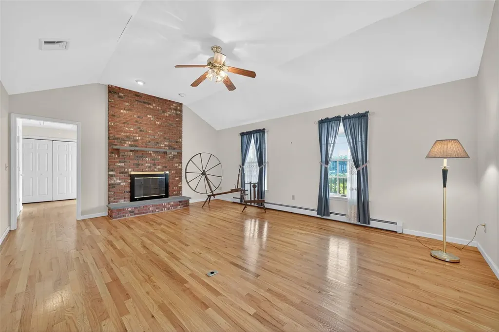 81 Hambletonian Road Chester NY 10918