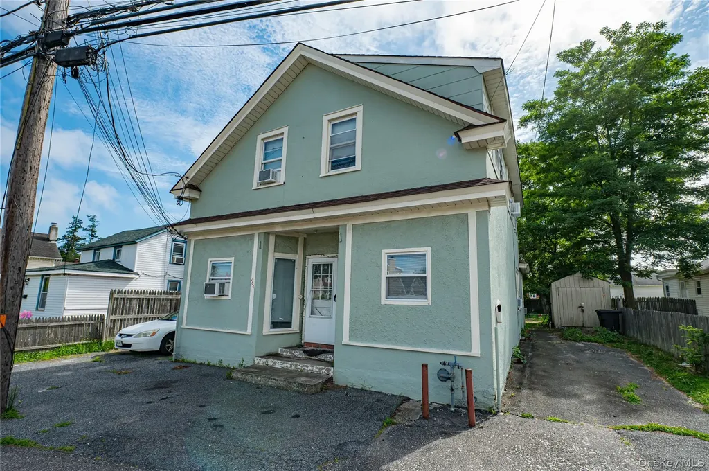 284 4th Avenue Bay Shore NY 11706